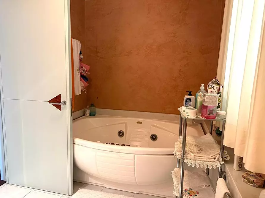 Immagine 8 di Villa in vendita  a Cerreto Guidi