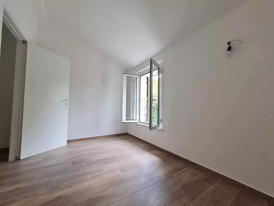 Immagine 14 di Porzione di casa in vendita  a Massa