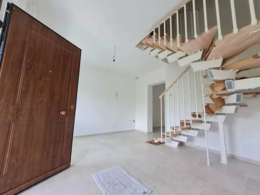 Immagine 10 di Porzione di casa in vendita  a Massa