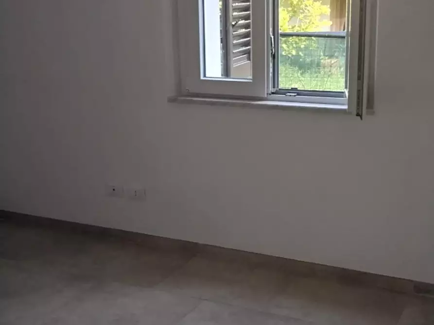 Immagine 19 di Porzione di casa in vendita  a Massa