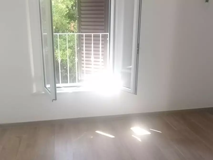 Immagine 25 di Porzione di casa in vendita  a Massa