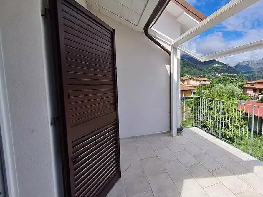 Immagine 3 di Porzione di casa in vendita  a Massa