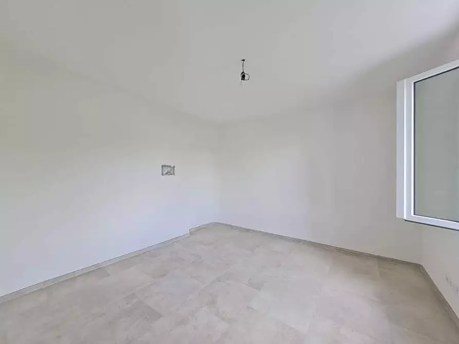 Immagine 11 di Porzione di casa in vendita  a Massa