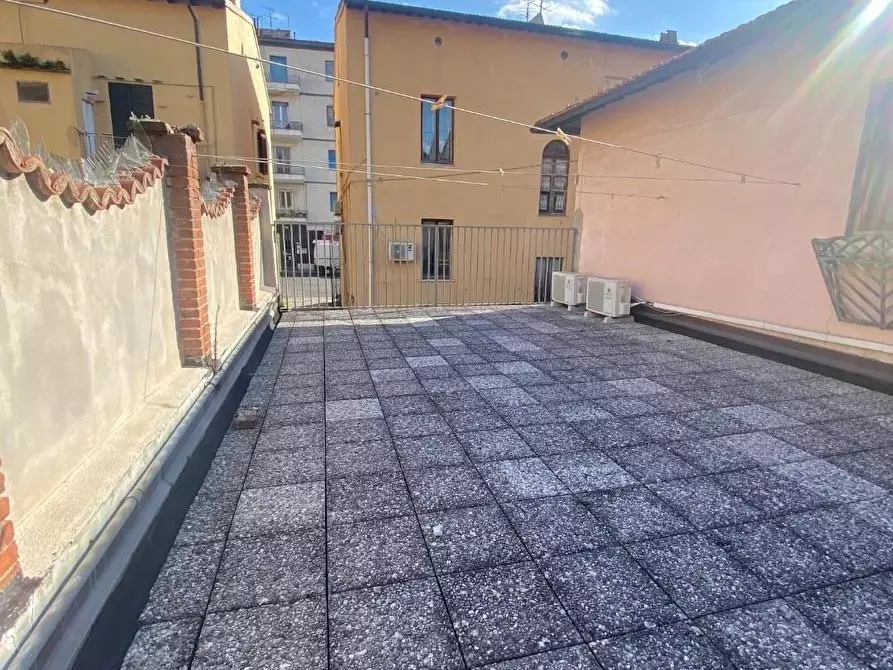 Immagine 4 di Locale commerciale in vendita  a Pisa