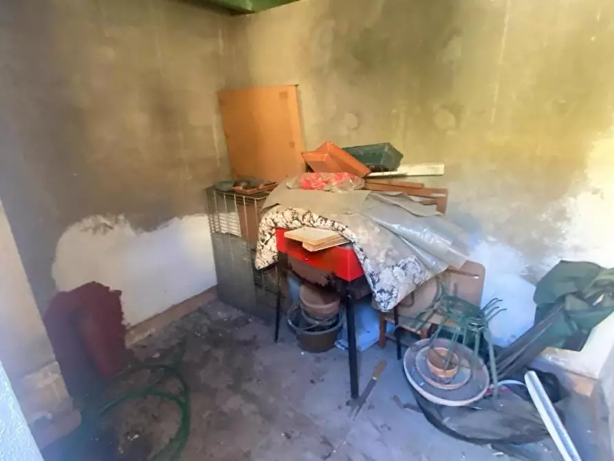 Immagine 6 di Locale commerciale in vendita  a Pisa