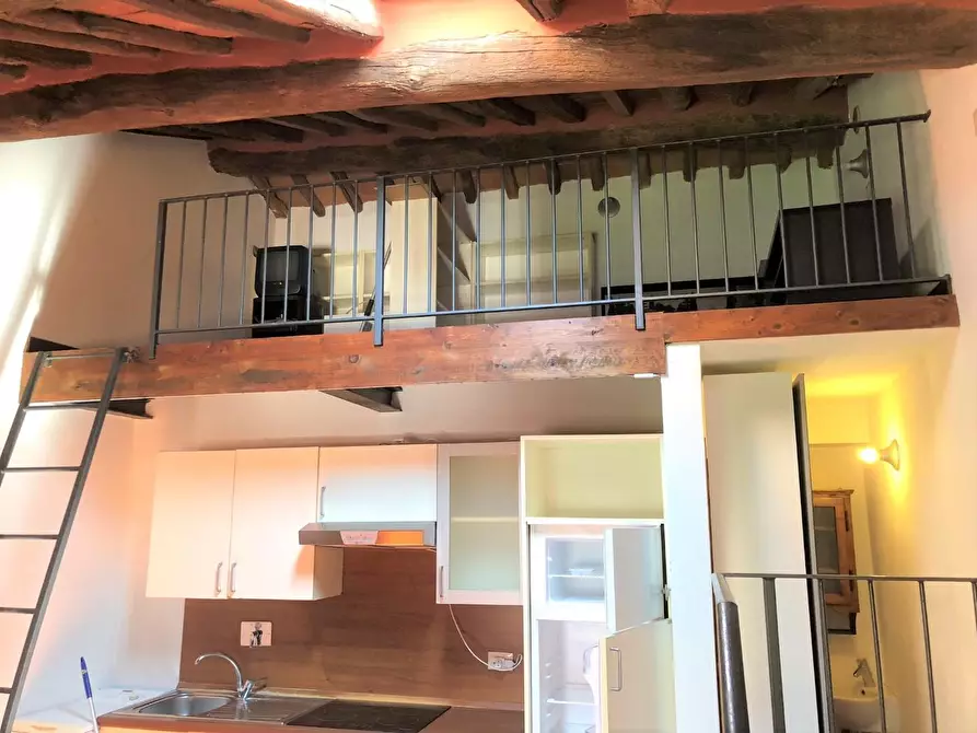 Immagine 11 di Appartamento in vendita  a Pisa