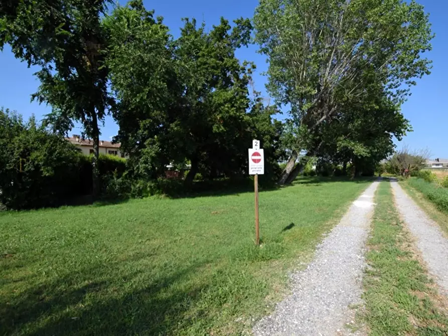 Immagine 12 di Villa in vendita  a Pontedera