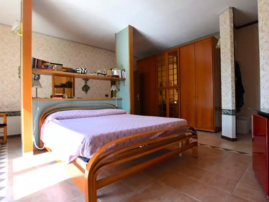 Immagine 37 di Villa in vendita  a Pontedera