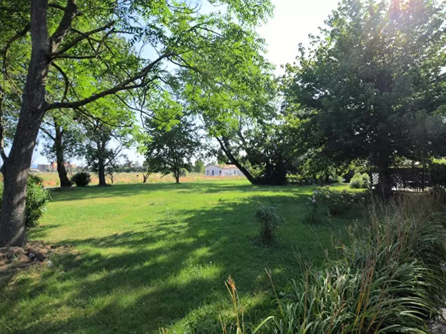 Immagine 55 di Villa in vendita  a Pontedera