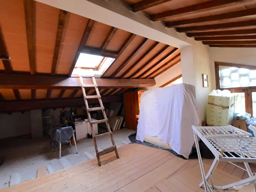 Immagine 50 di Villa in vendita  a Pontedera