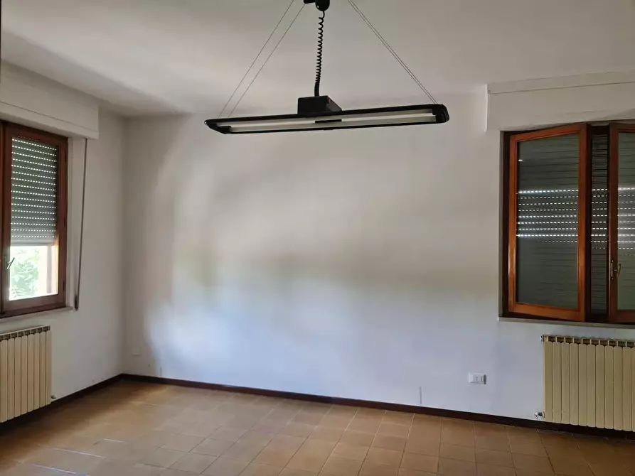 Immagine 7 di Ufficio in affitto  a Colle Di Val D'elsa