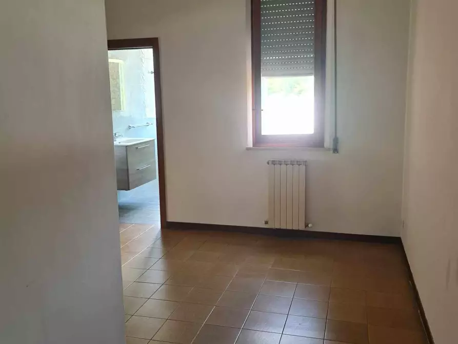 Immagine 11 di Ufficio in affitto  a Colle Di Val D'elsa