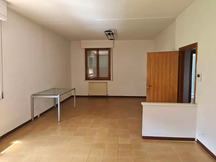 Immagine 5 di Ufficio in affitto  a Colle Di Val D'elsa