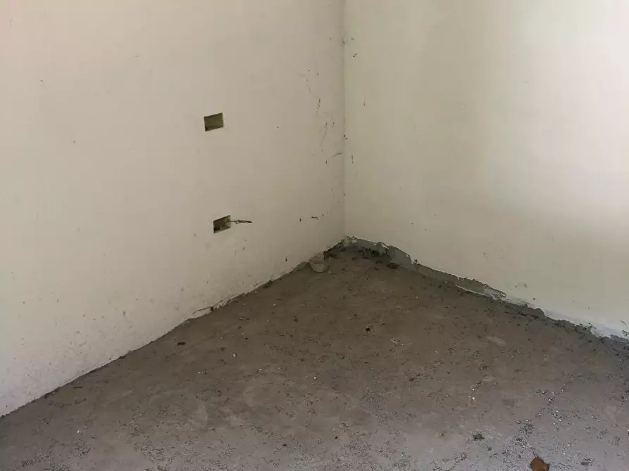 Immagine 9 di Casa semindipendente in vendita  a Massa