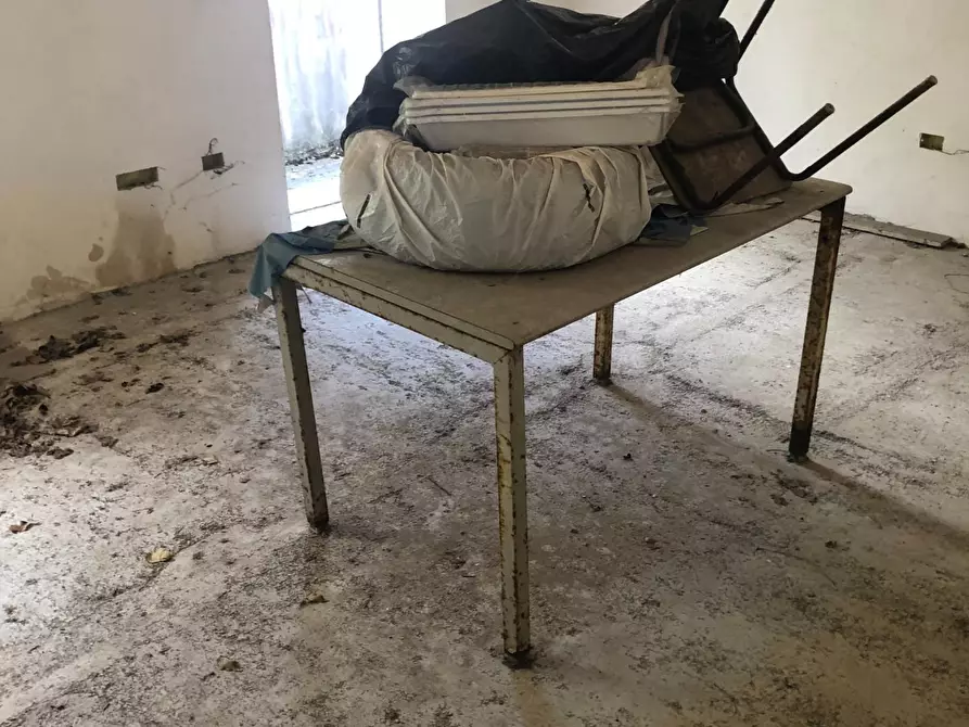 Immagine 15 di Casa semindipendente in vendita  a Massa