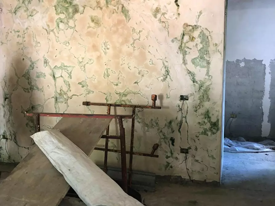 Immagine 2 di Casa semindipendente in vendita  a Massa