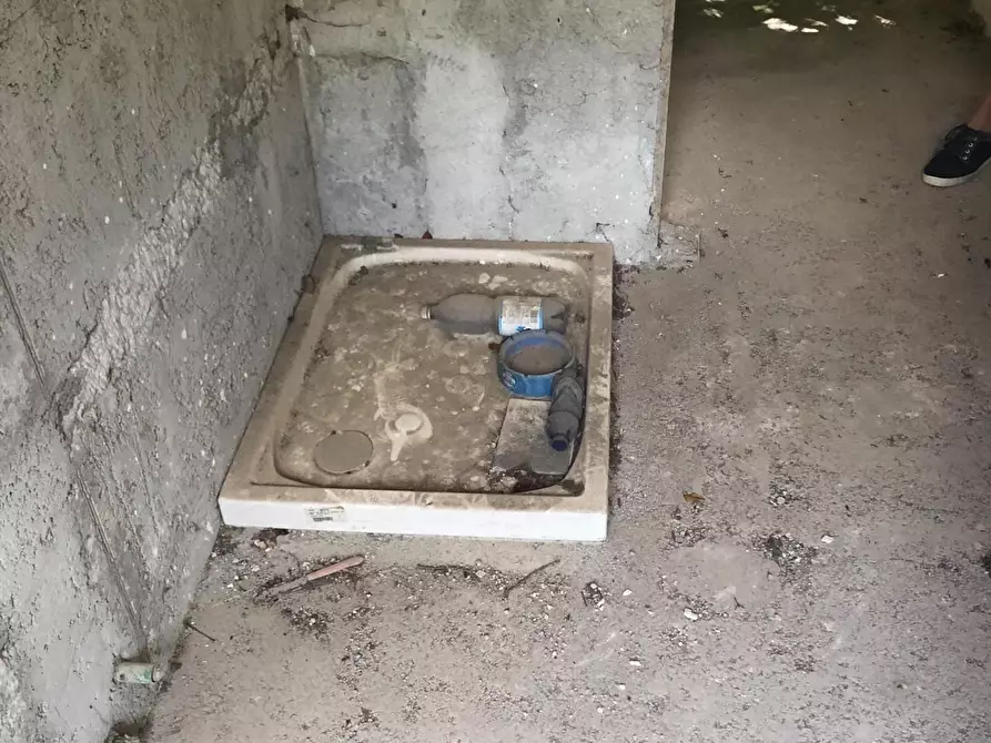 Immagine 11 di Casa semindipendente in vendita  a Massa