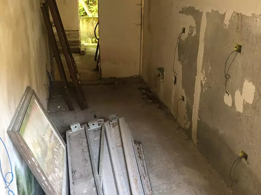 Immagine 3 di Casa semindipendente in vendita  a Massa