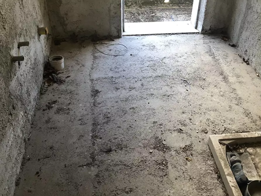 Immagine 10 di Casa semindipendente in vendita  a Massa