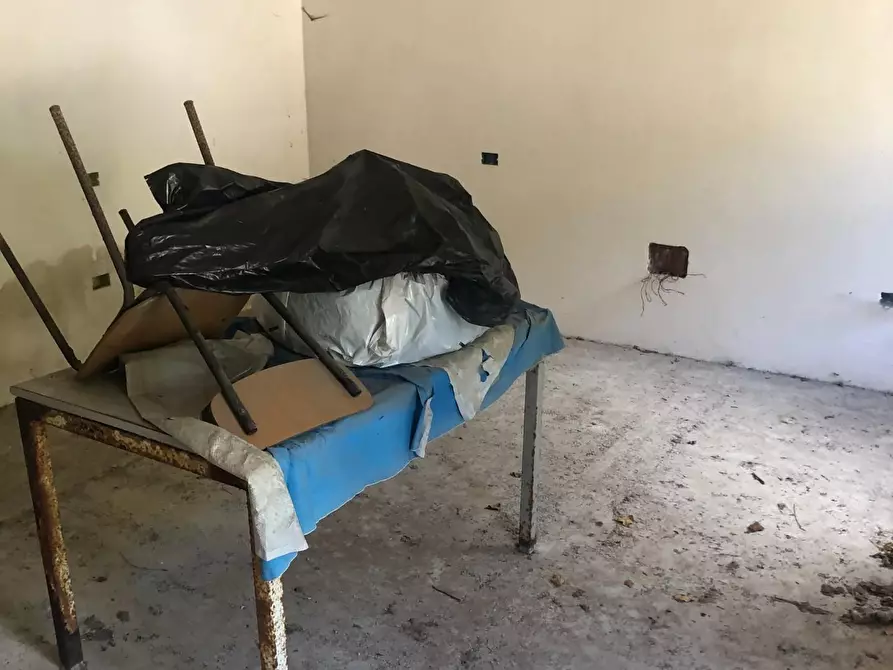 Immagine 16 di Casa semindipendente in vendita  a Massa