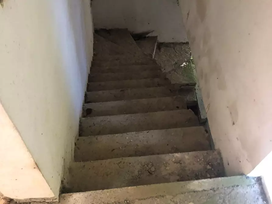 Immagine 17 di Casa semindipendente in vendita  a Massa