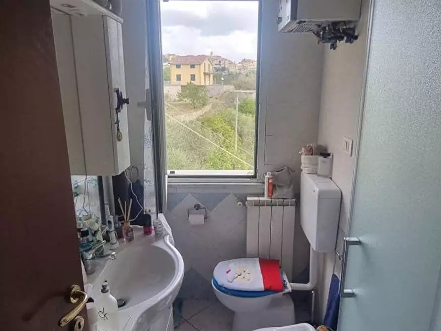 Immagine 39 di Appartamento in vendita  a Lerici