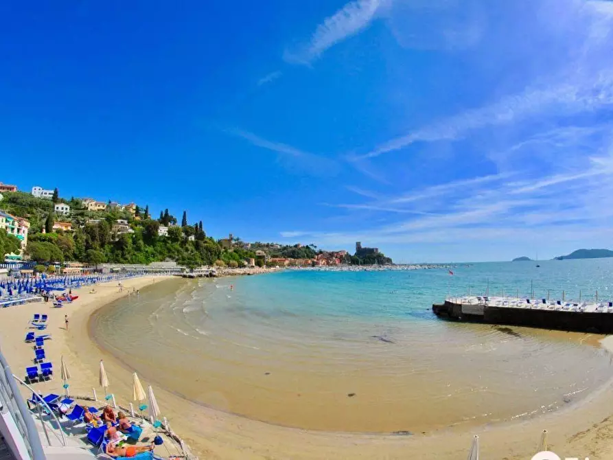 Immagine 2 di Appartamento in vendita  a Lerici
