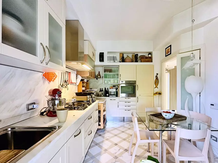 Immagine 15 di Mansarda in vendita  a Massa