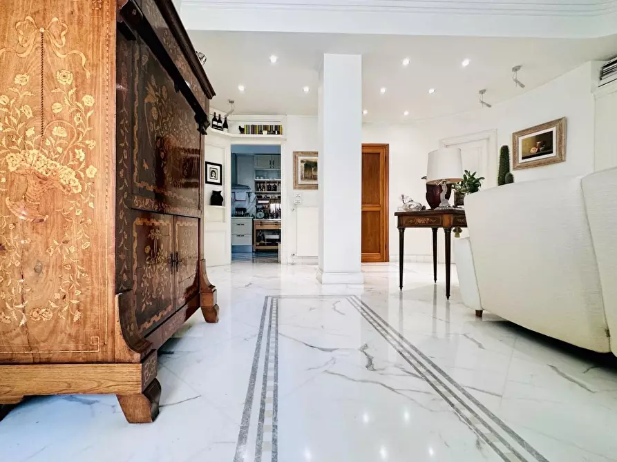 Immagine 9 di Mansarda in vendita  a Massa