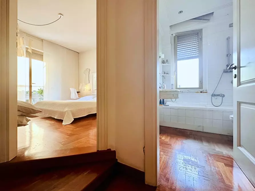 Immagine 20 di Mansarda in vendita  a Massa