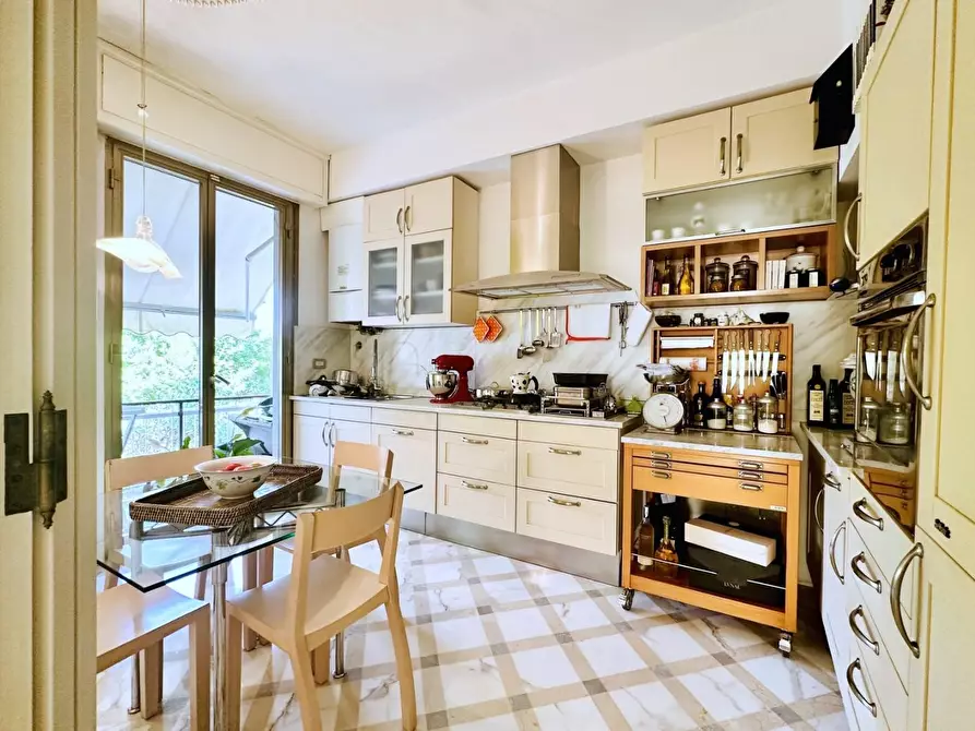 Immagine 12 di Mansarda in vendita  a Massa