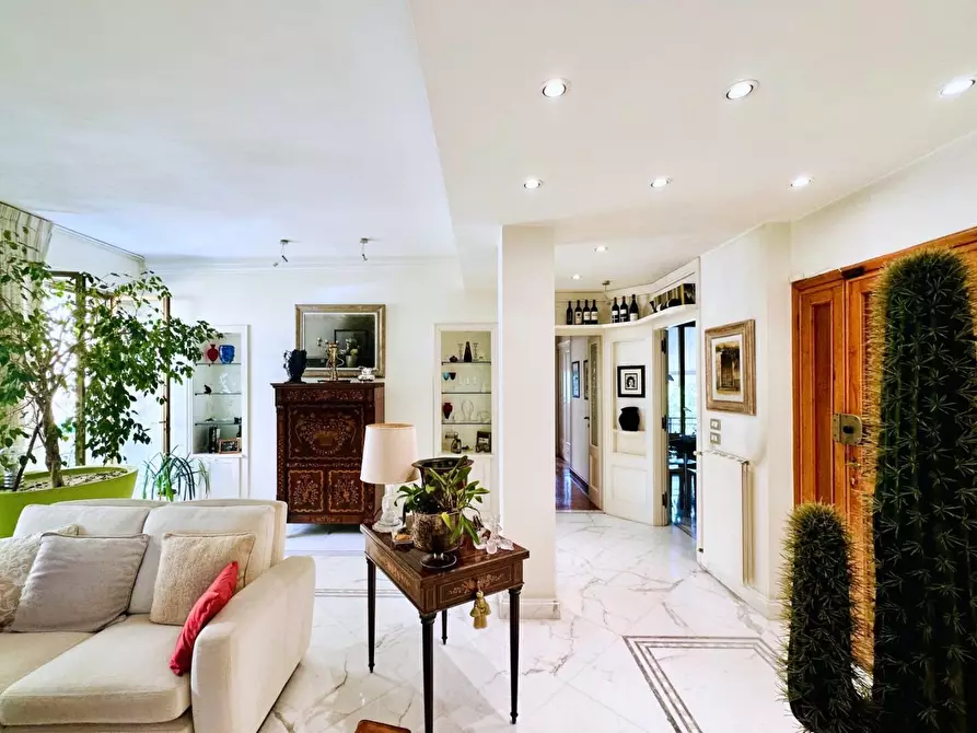 Immagine 7 di Mansarda in vendita  a Massa