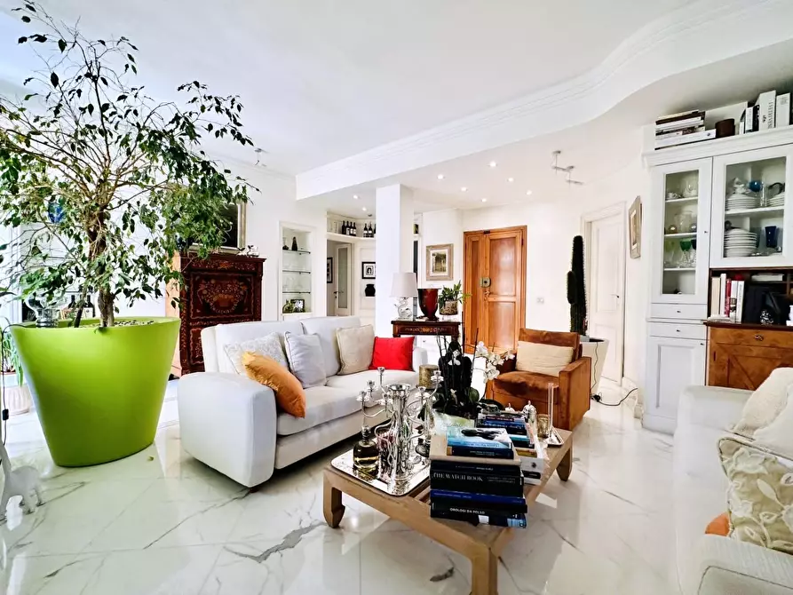 Immagine 6 di Mansarda in vendita  a Massa