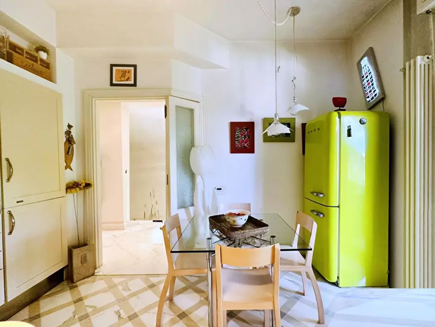 Immagine 16 di Mansarda in vendita  a Massa