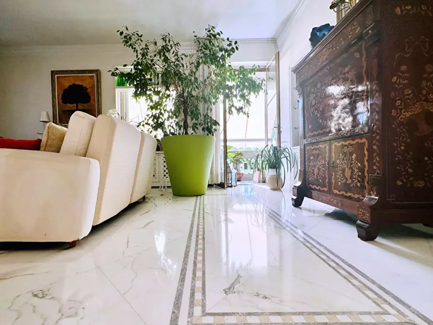 Immagine 8 di Mansarda in vendita  a Massa