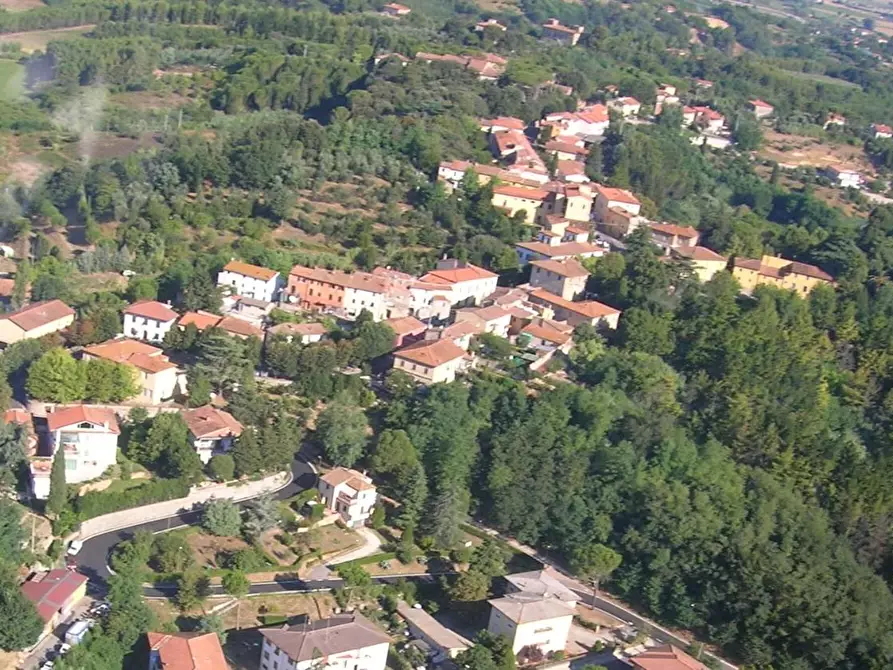 Immagine 1 di Terreno residenziale in vendita  a Crespina Lorenzana