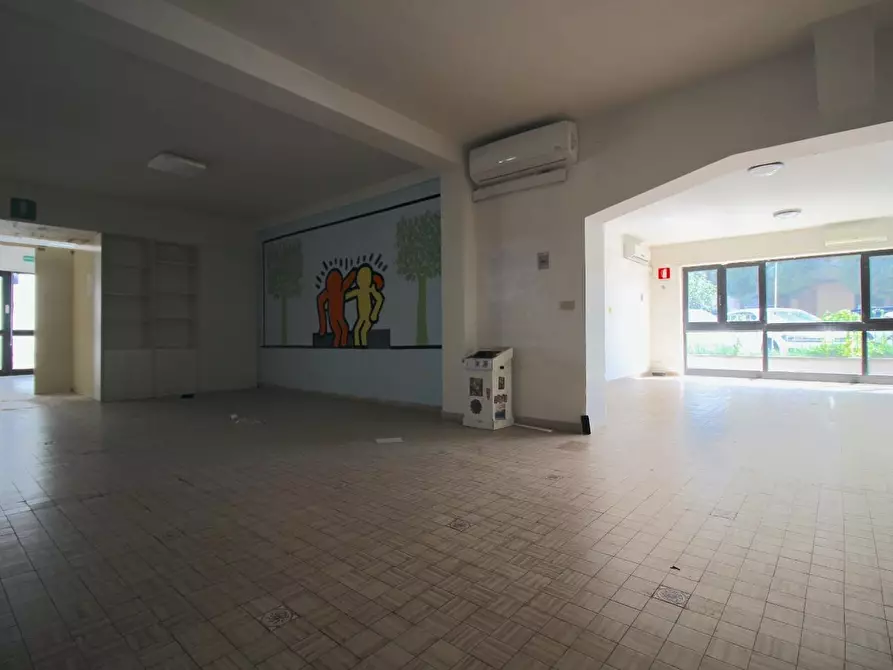 Immagine 17 di Locale commerciale in vendita  a Ponsacco