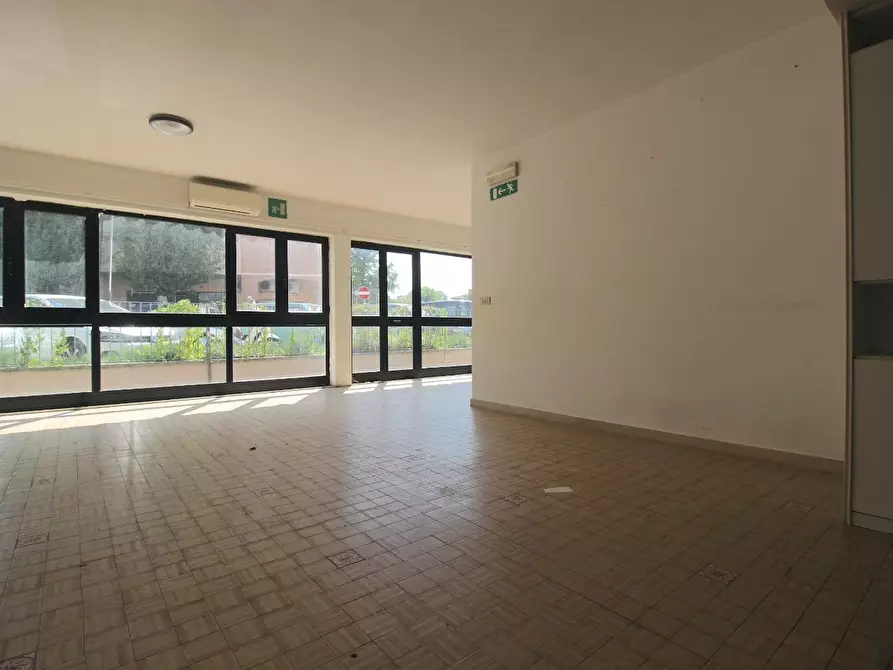 Immagine 5 di Locale commerciale in vendita  a Ponsacco