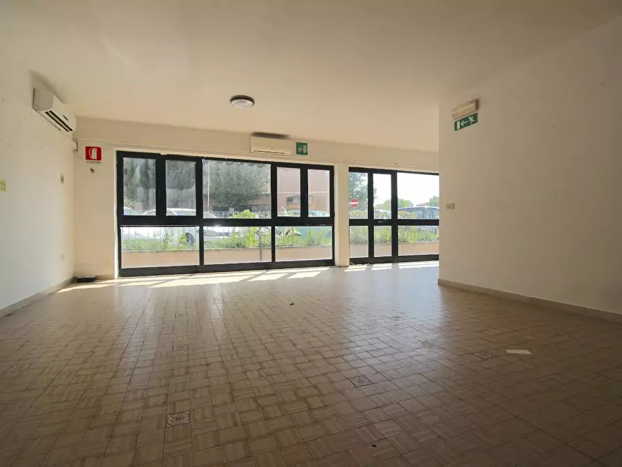 Immagine 6 di Locale commerciale in vendita  a Ponsacco