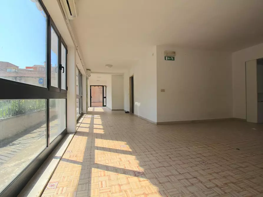 Immagine 21 di Locale commerciale in vendita  a Ponsacco