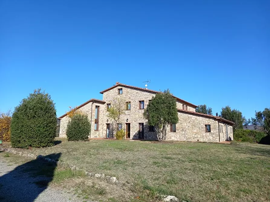 Immagine 3 di Casa colonica in vendita  a Volterra
