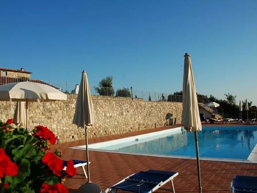 Immagine 4 di Casa colonica in vendita  a Volterra