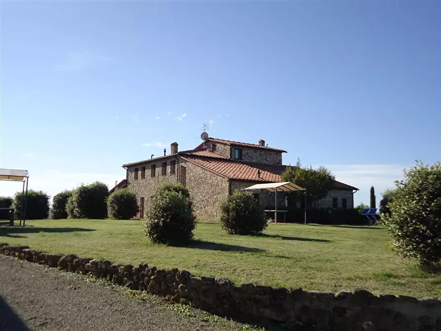 Immagine 10 di Casa colonica in vendita  a Volterra