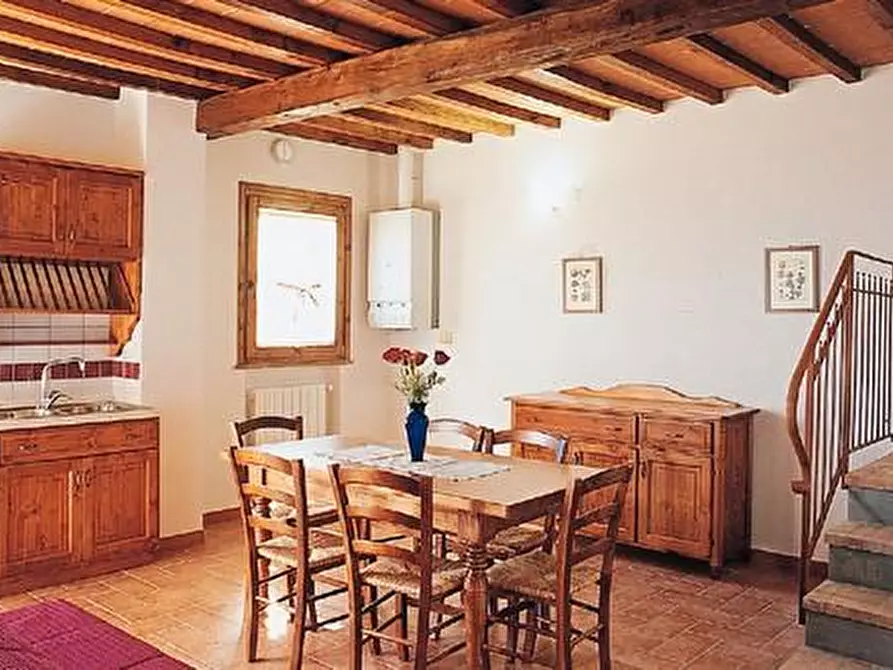 Immagine 11 di Casa colonica in vendita  a Volterra