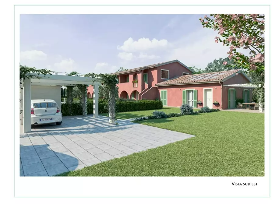 Immagine 1 di Villa in vendita  a Calcinaia