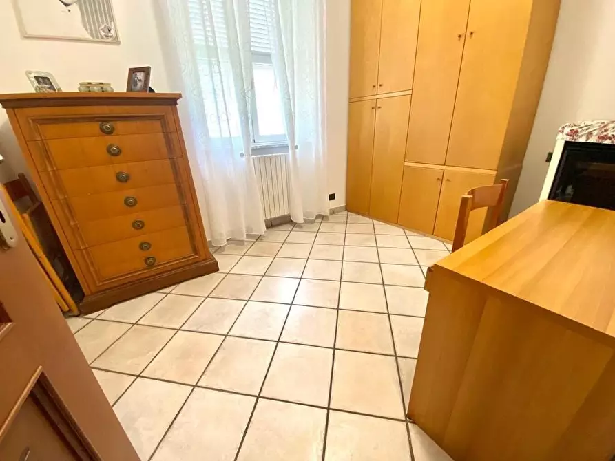 Immagine 5 di Casa semindipendente in vendita  a Massa