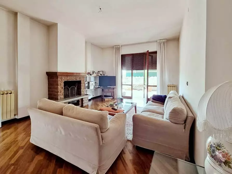 Immagine 3 di Mansarda in vendita  a Massa