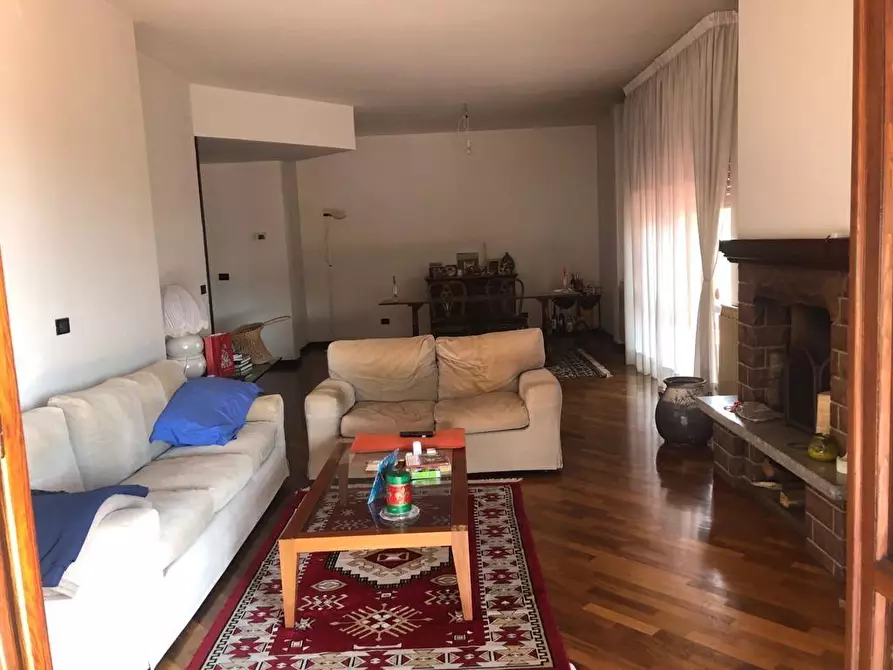 Immagine 7 di Mansarda in vendita  a Massa