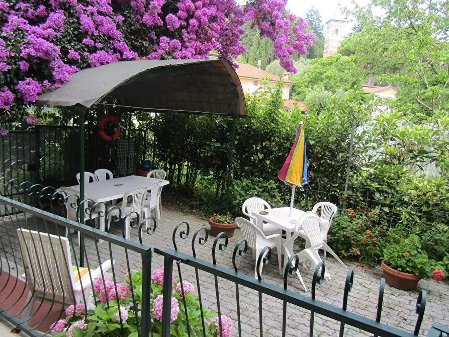 Immagine 2 di Porzione di casa in vendita  a Ameglia