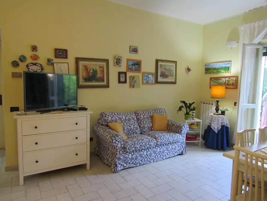 Immagine 10 di Porzione di casa in vendita  a Ameglia